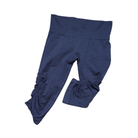 Lululemon In The Flow Crop II 6 - Picture 1 of 7